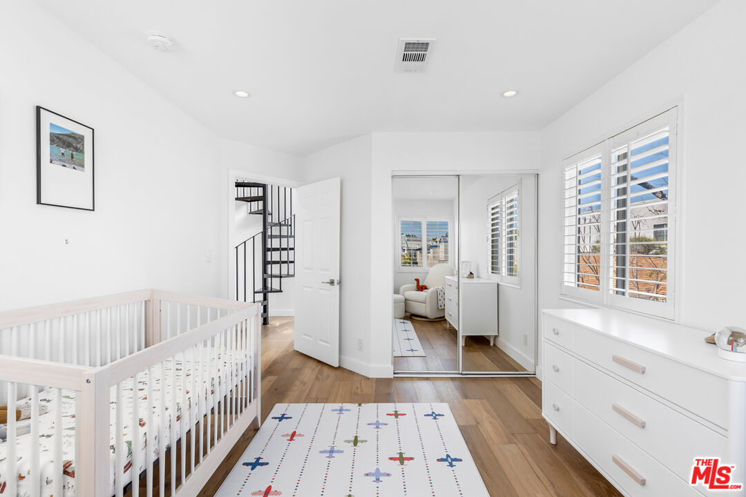 1240 24th St Unit: 1