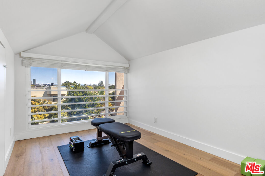 1240 24th St Unit: 1