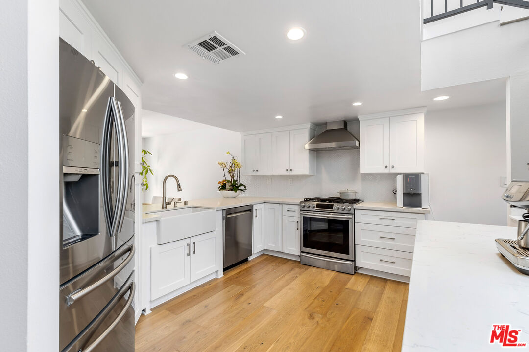 1240 24th St Unit: 1