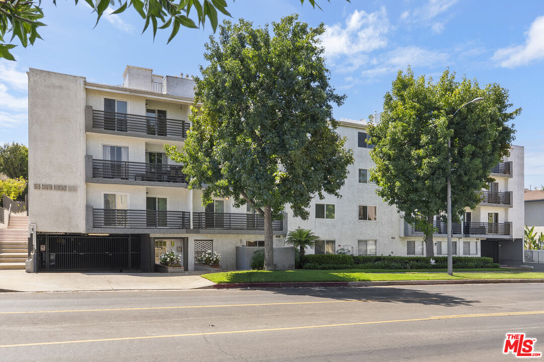1515 S Beverly Dr Unit: 201