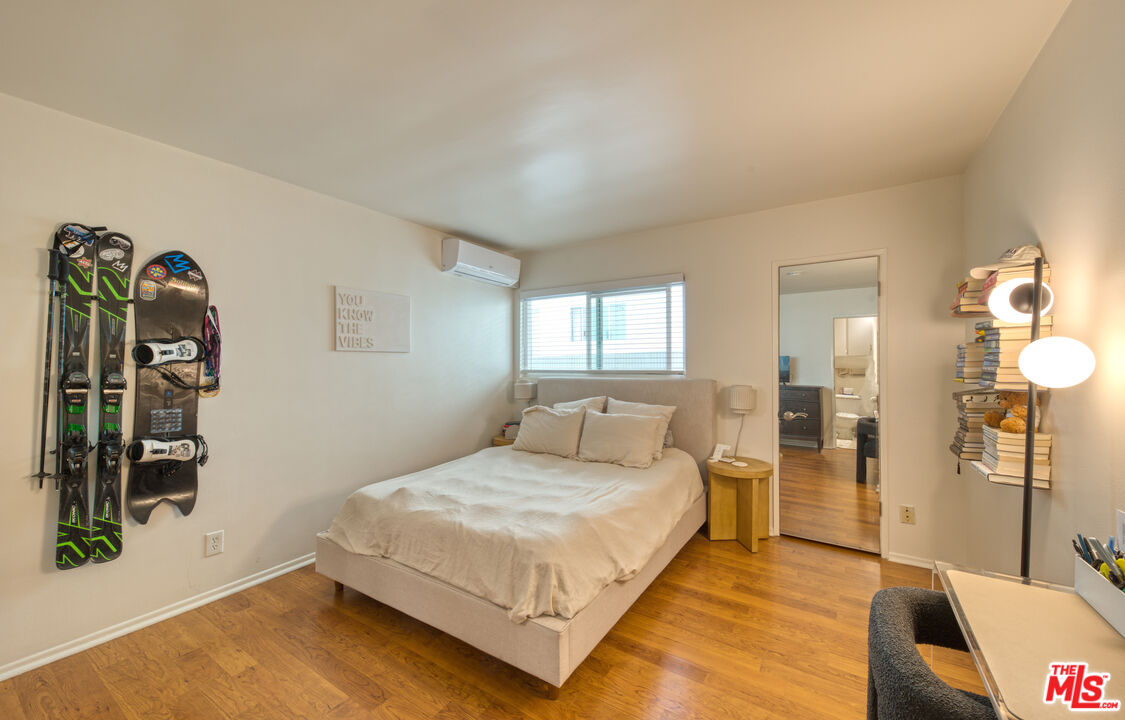 1524 Berkeley St Unit: 5