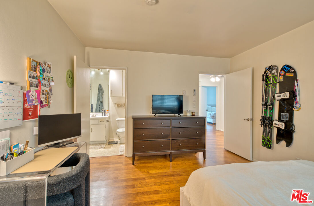 1524 Berkeley St Unit: 5