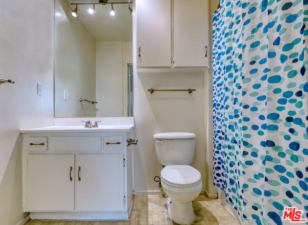 1524 Berkeley St Unit: 5
