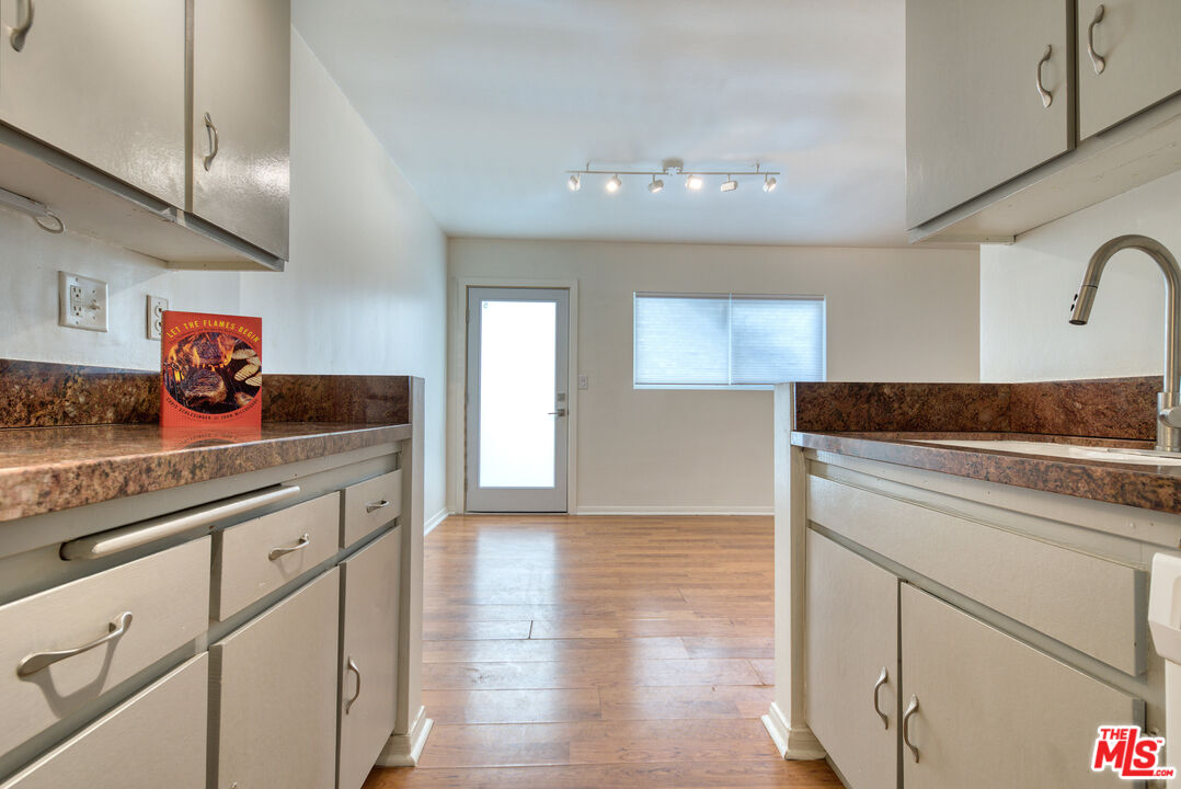 1524 Berkeley St Unit: 5