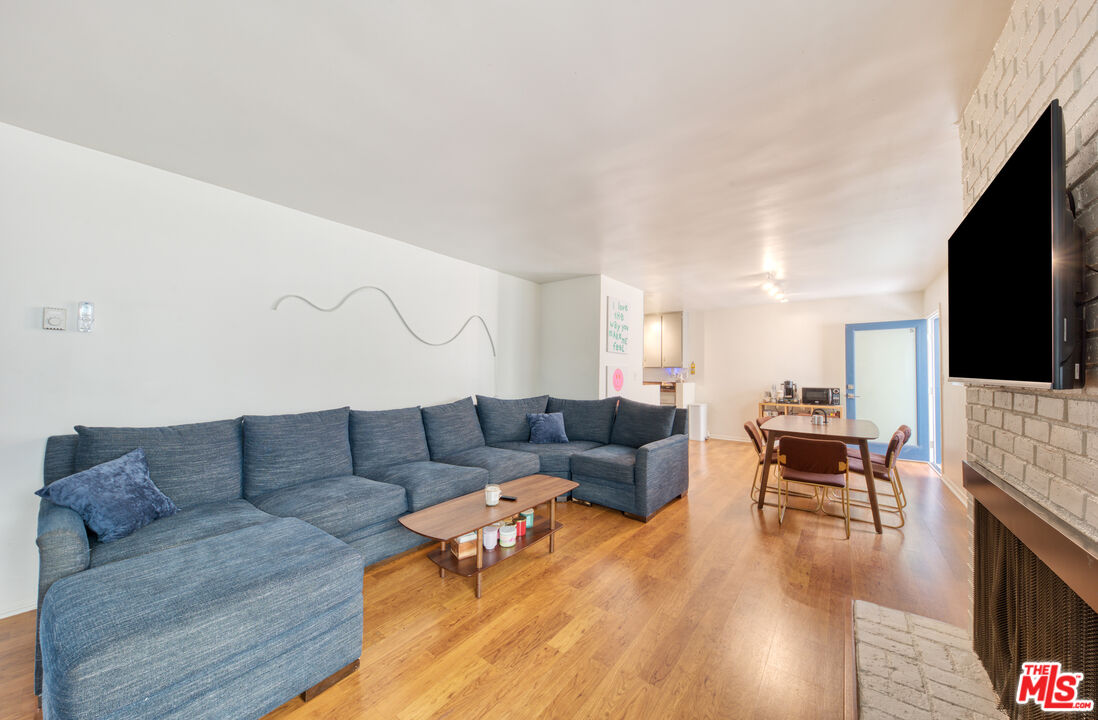 1524 Berkeley St Unit: 5