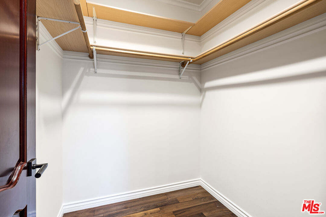 632 N Kings Rd Unit: 101