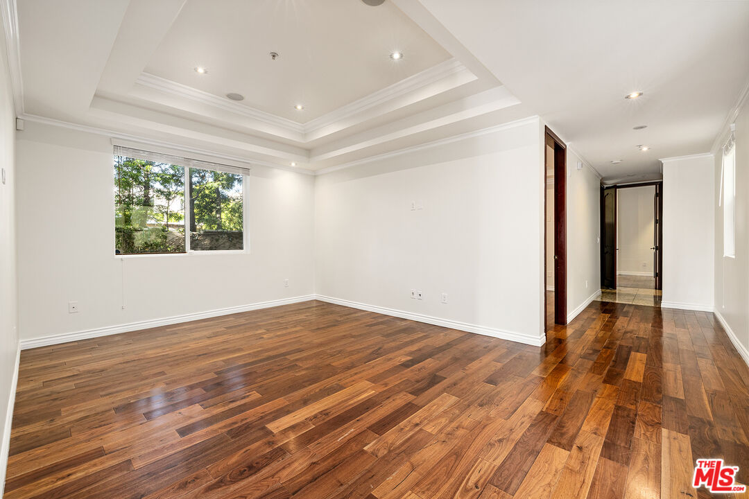 632 N Kings Rd Unit: 101