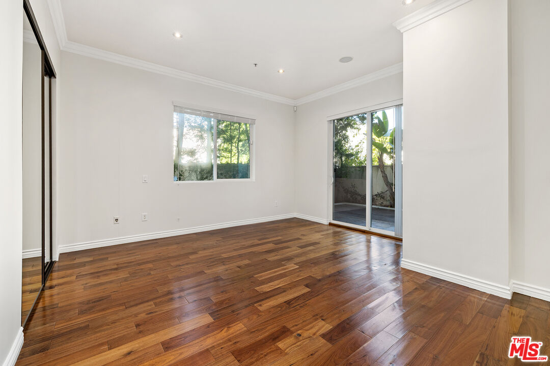 632 N Kings Rd Unit: 101