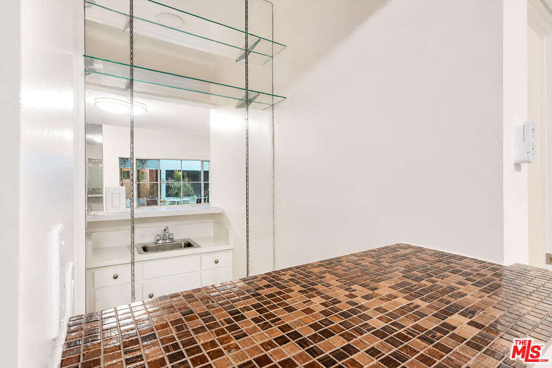 134 S Elm Dr Unit: 104