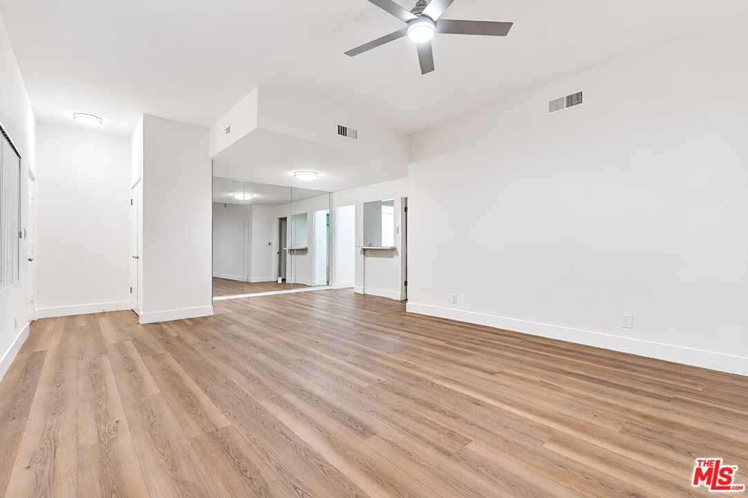 134 S Elm Dr Unit: 104