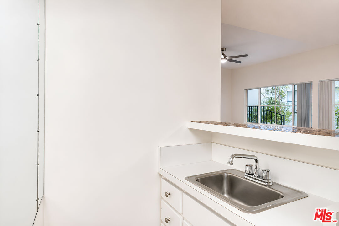134 S Elm Dr Unit: 104