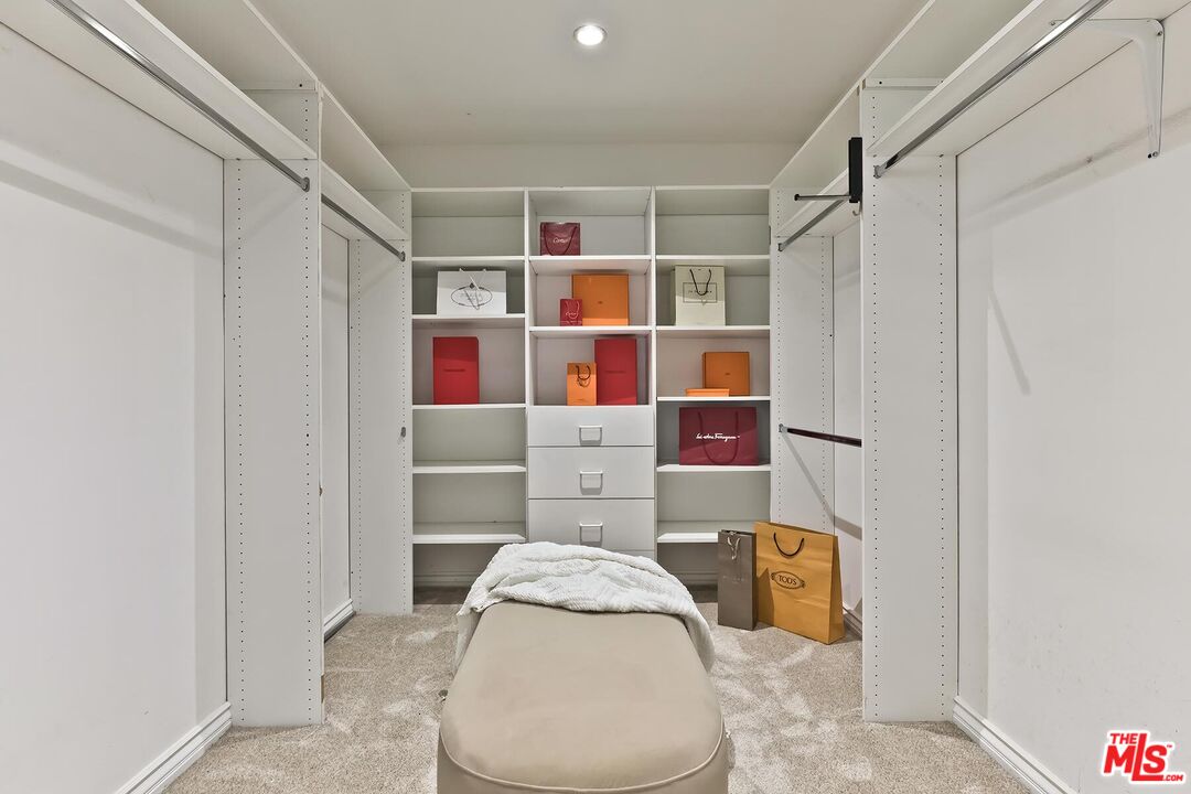 2302 Duxbury Cir
