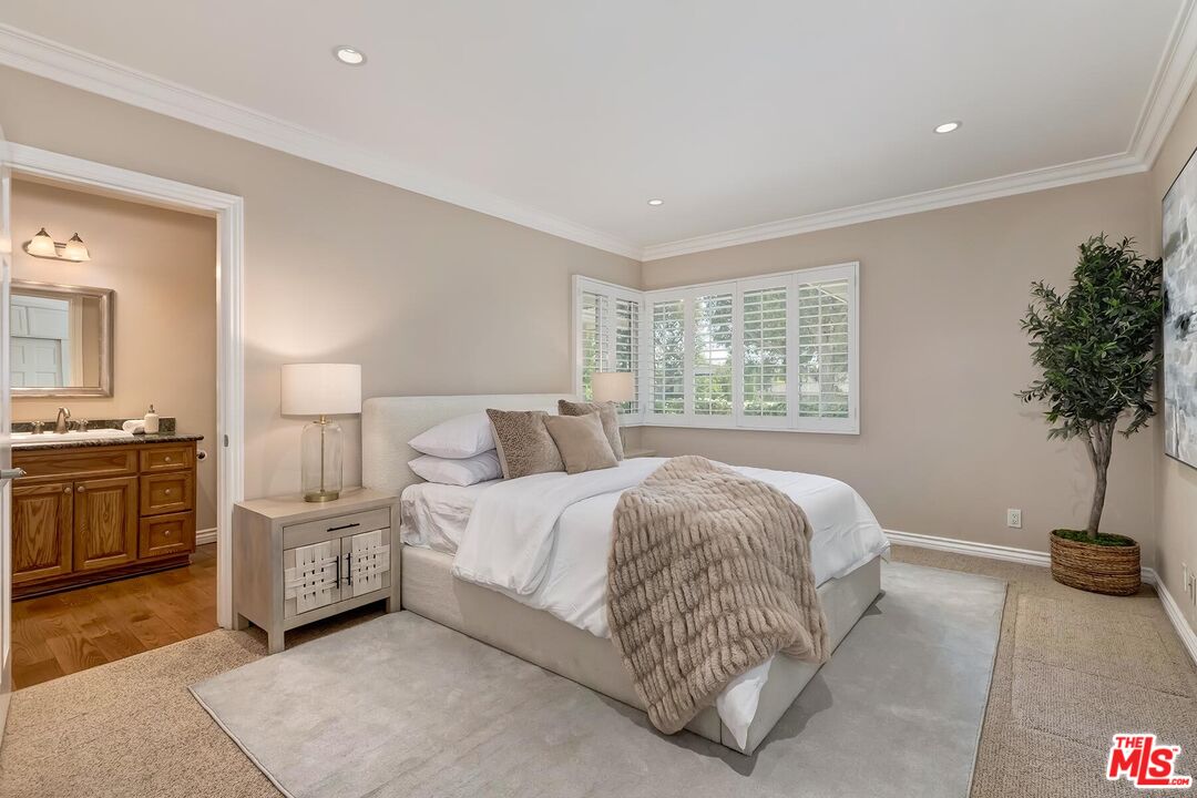 2302 Duxbury Cir