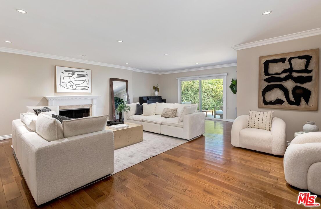 2302 Duxbury Cir