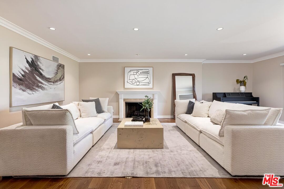 2302 Duxbury Cir