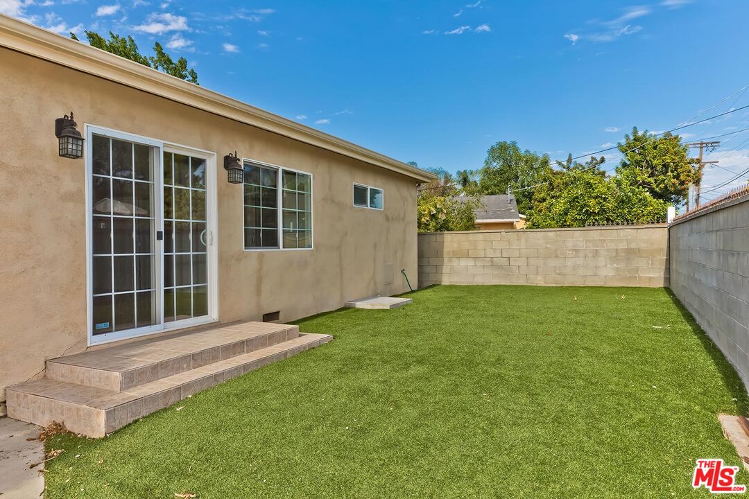17322 Martha St