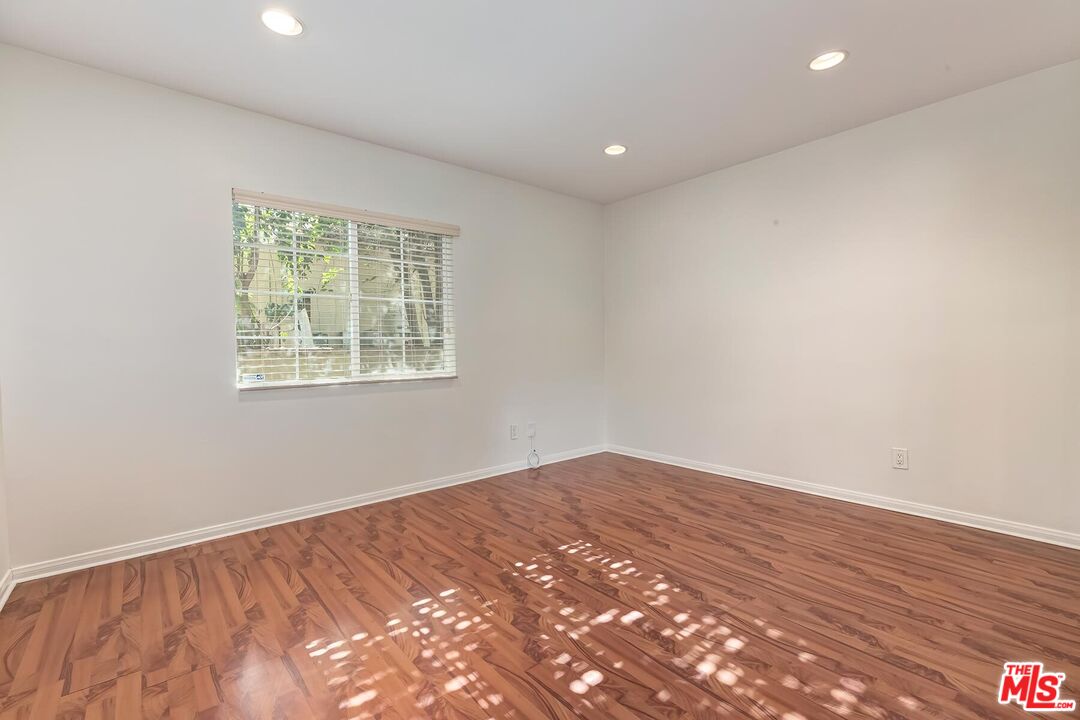 17322 Martha St