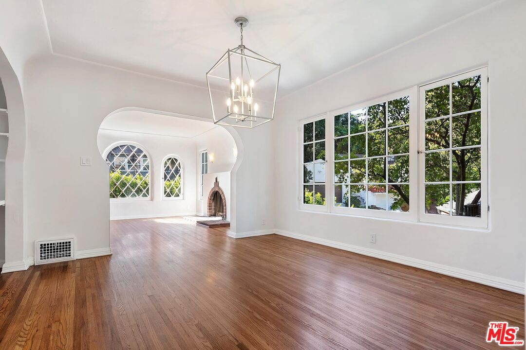 3486 Oak Glen Dr