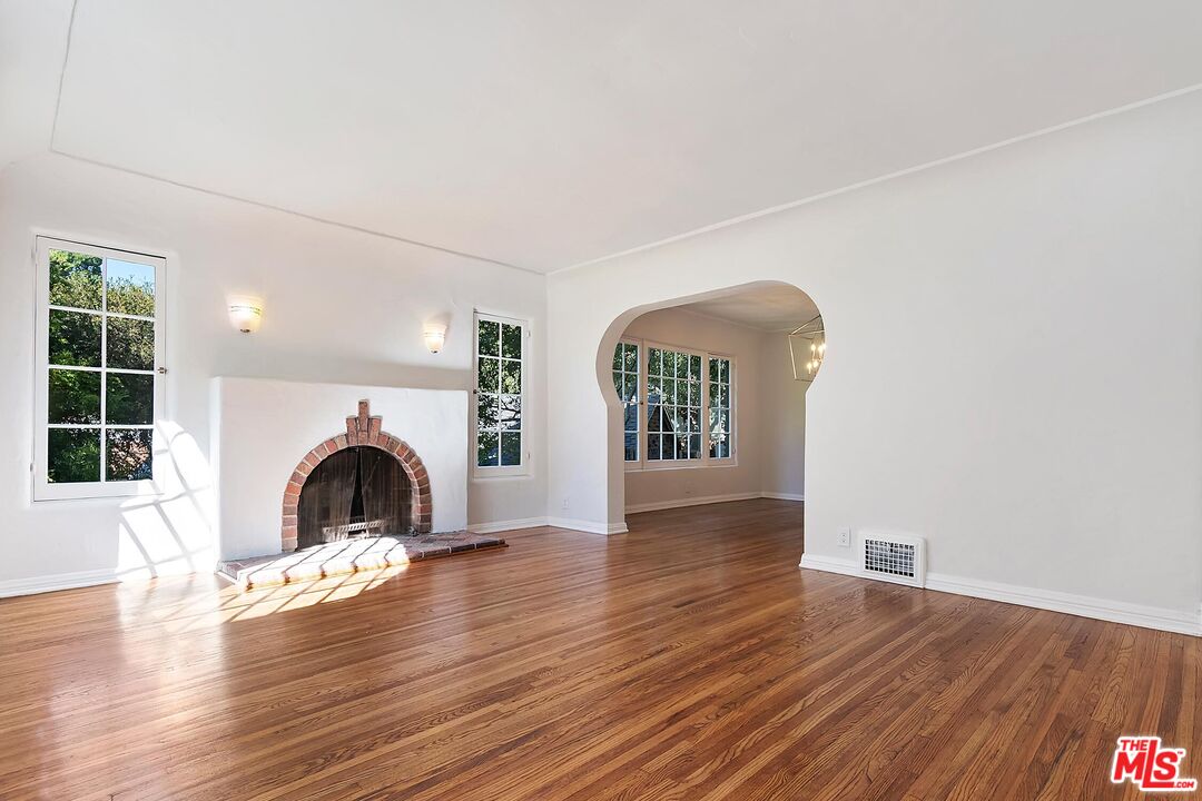 3486 Oak Glen Dr