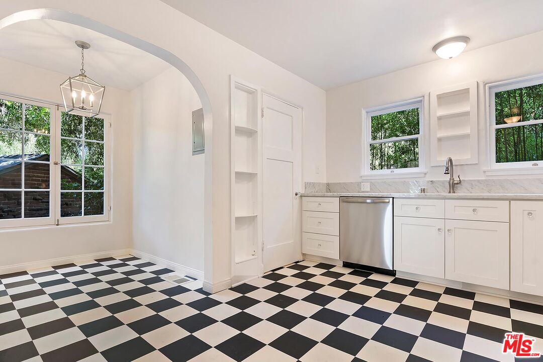 3486 Oak Glen Dr