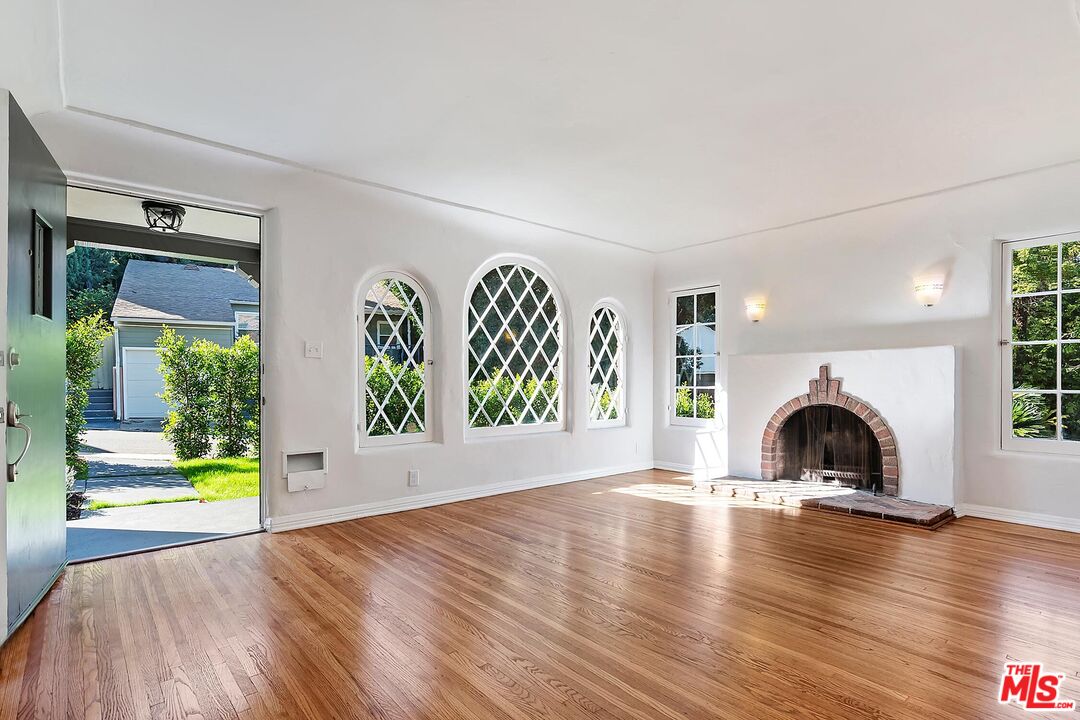 3486 Oak Glen Dr