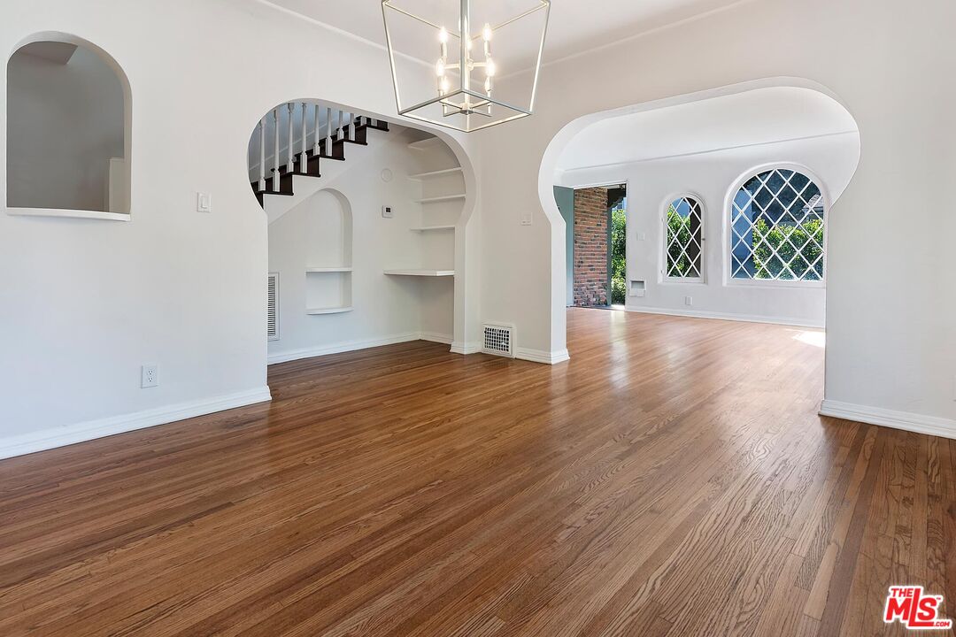 3486 Oak Glen Dr