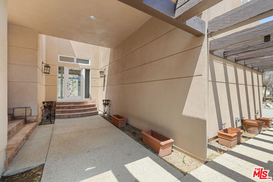 5255 Soledad Canyon Rd