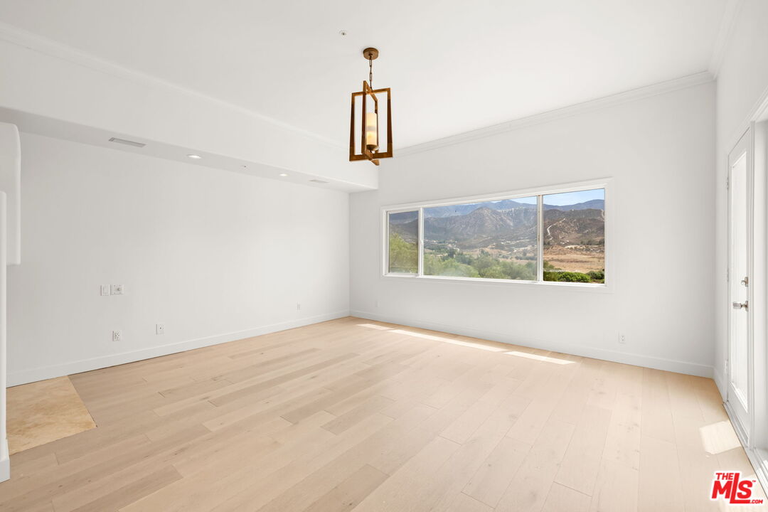 5255 Soledad Canyon Rd