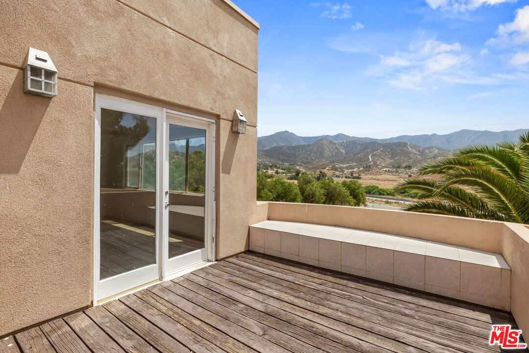 5255 Soledad Canyon Rd