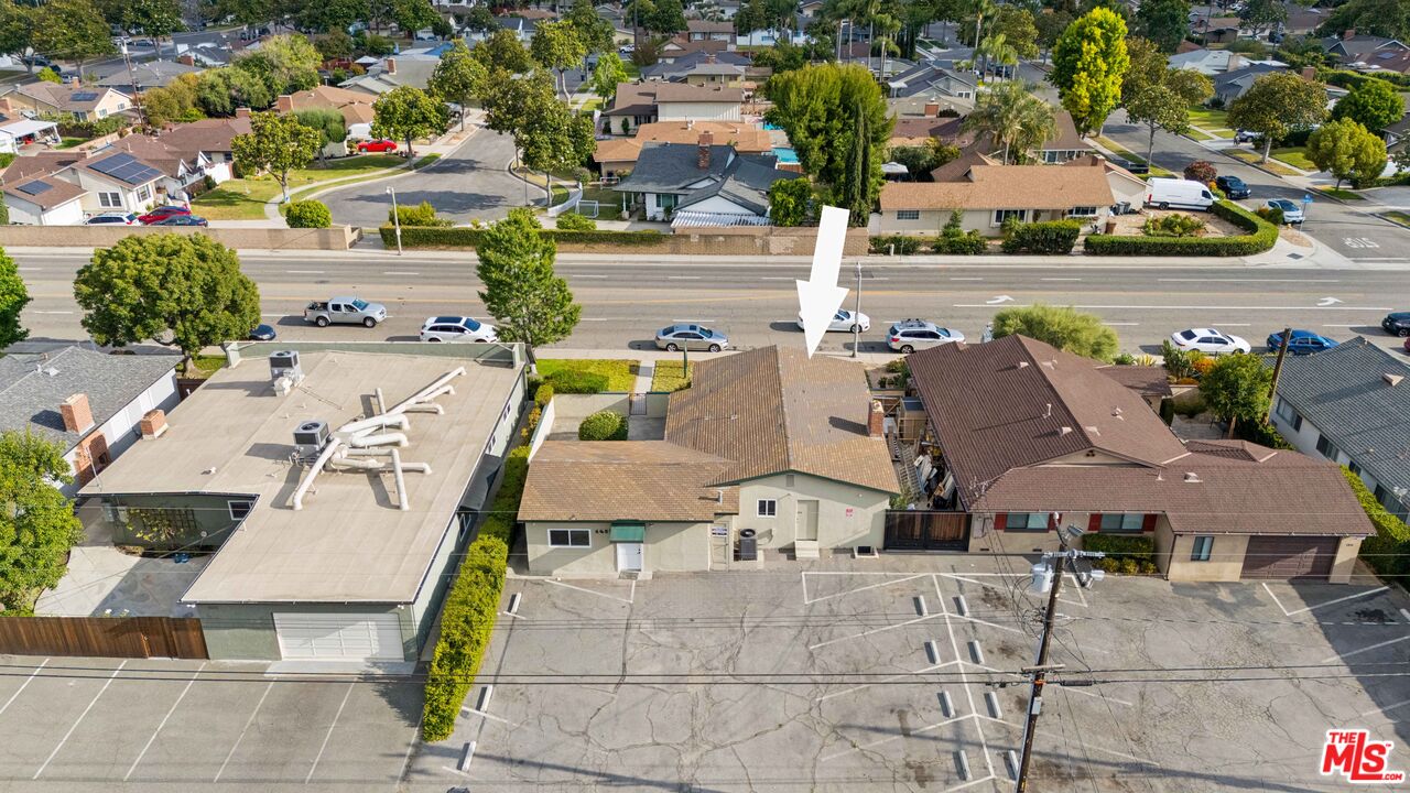 1457 E Chapman Ave