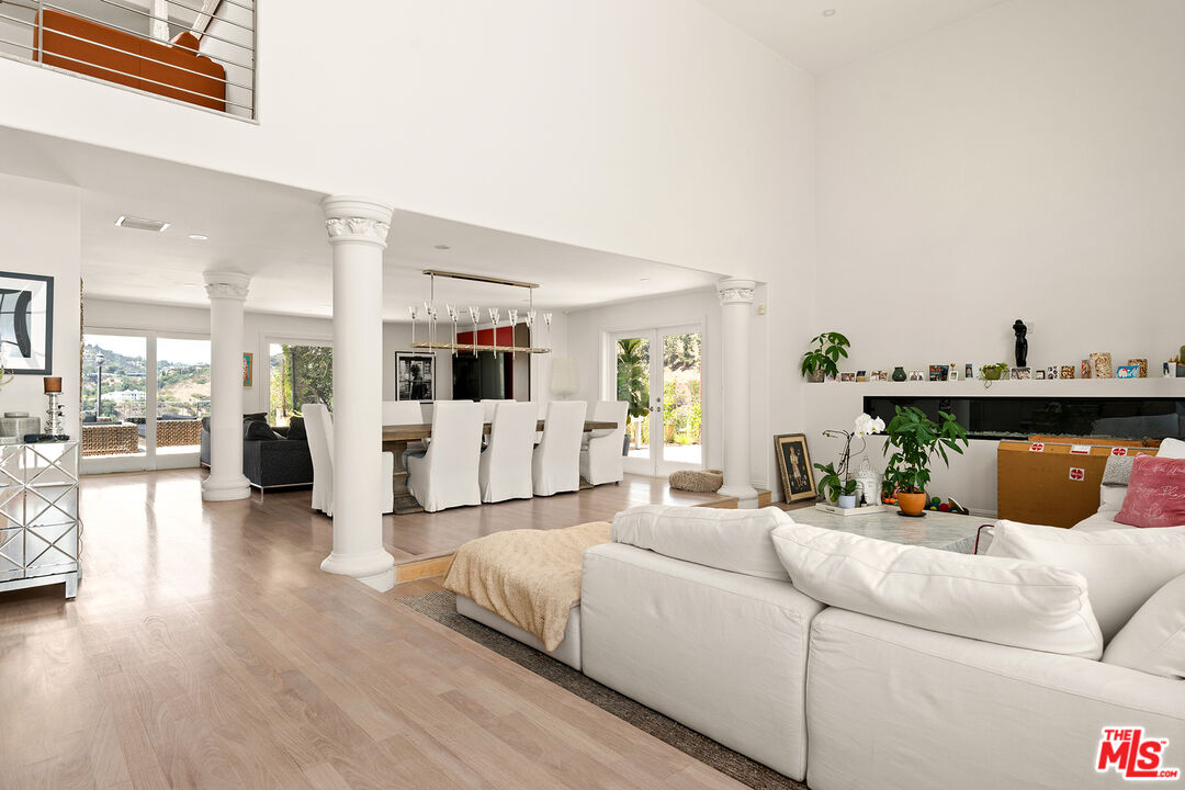 8020 Zeus Dr