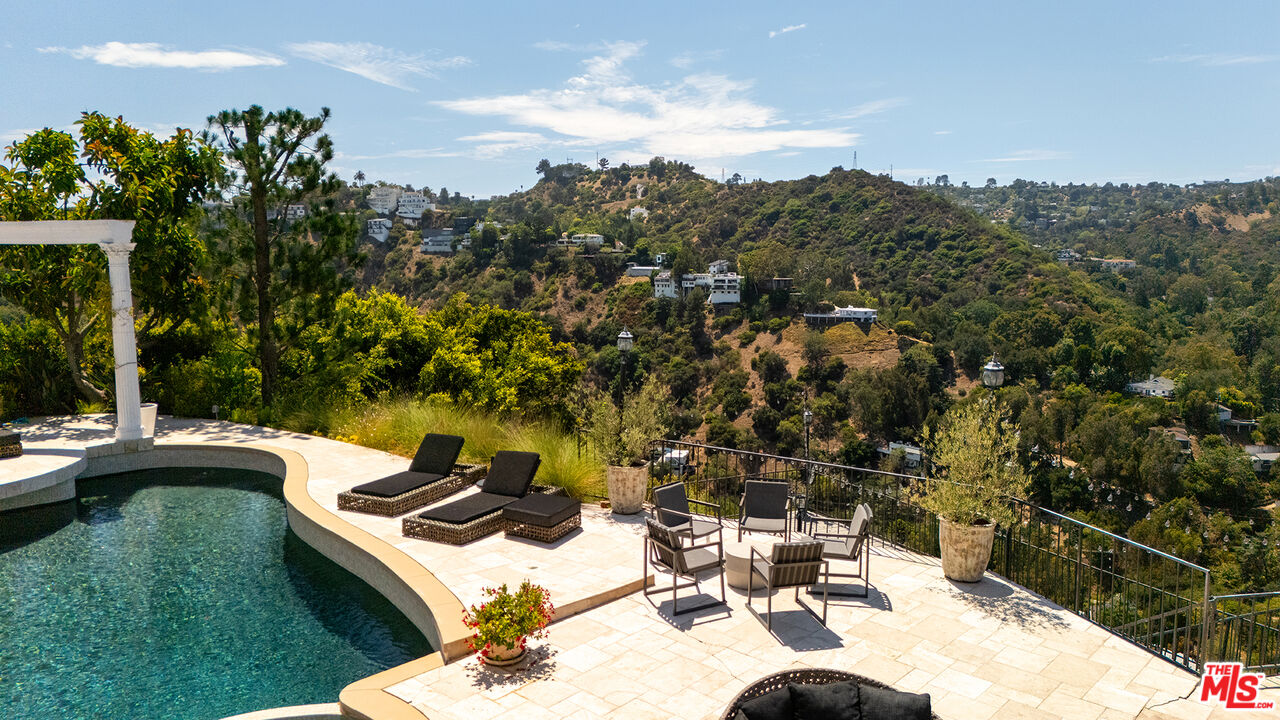 8020 Zeus Dr