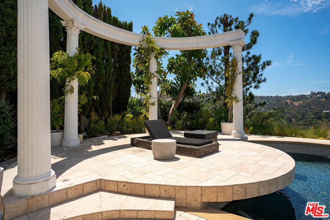 8020 Zeus Dr