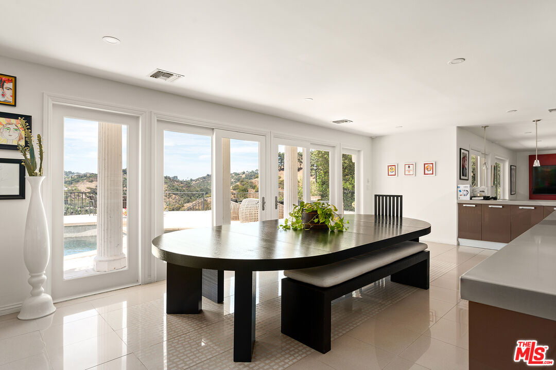 8020 Zeus Dr