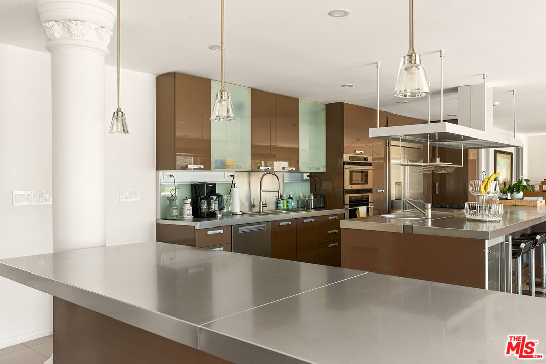 8020 Zeus Dr