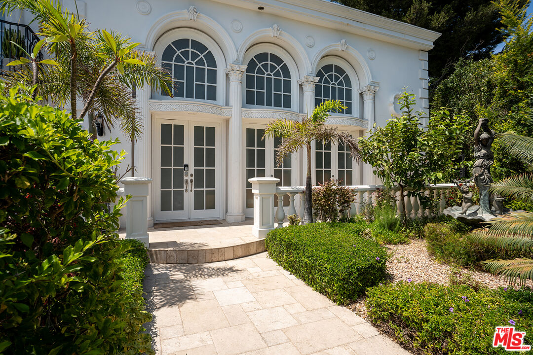 8020 Zeus Dr