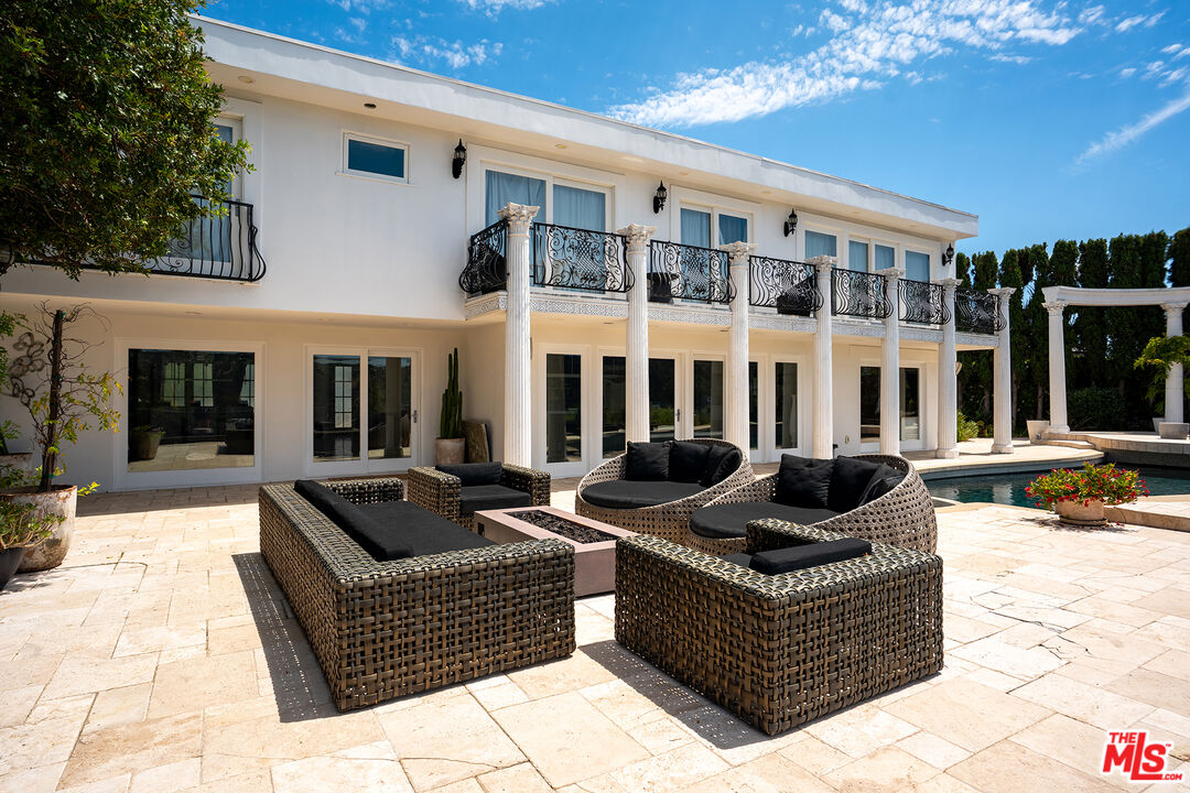 8020 Zeus Dr