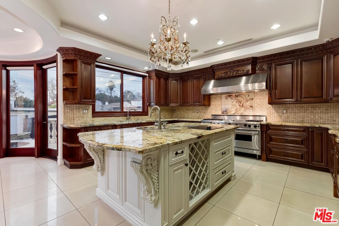 332 S Almont Dr