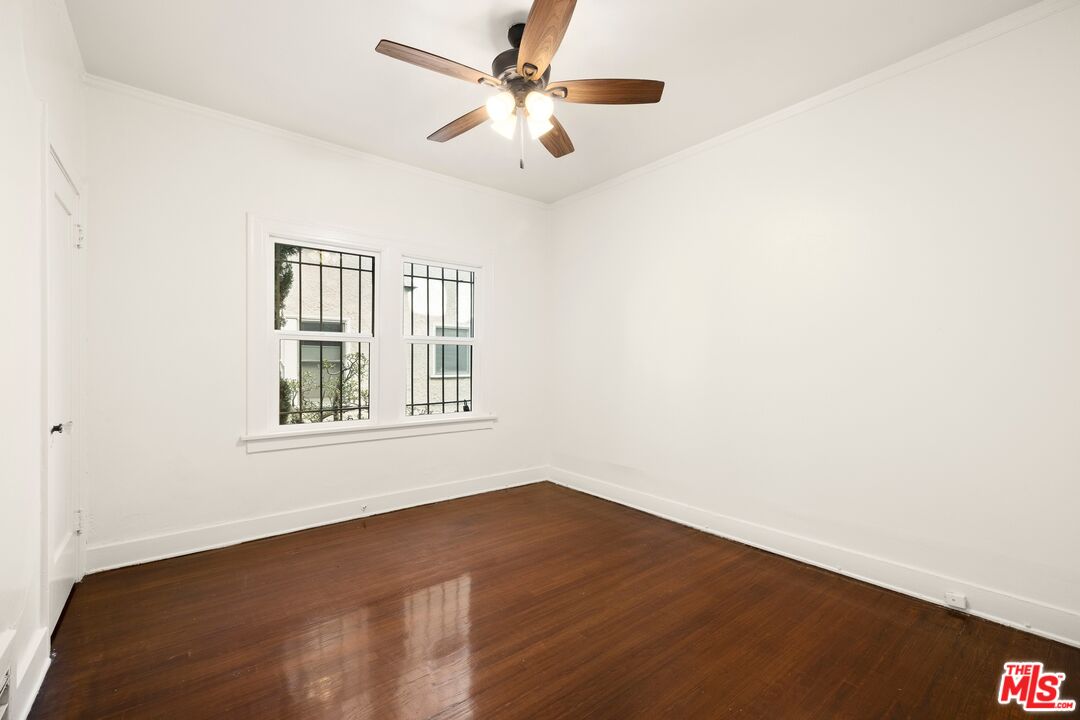112 S Sycamore Ave