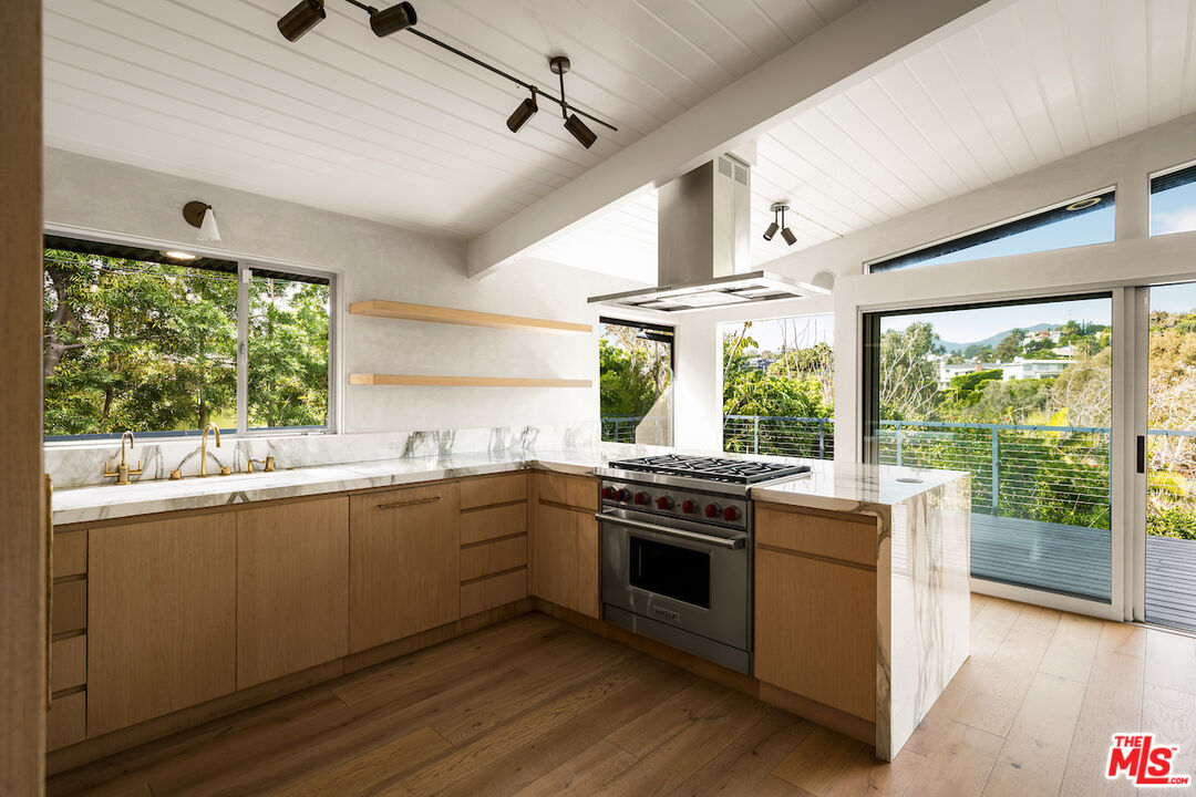 295 Mabery Rd