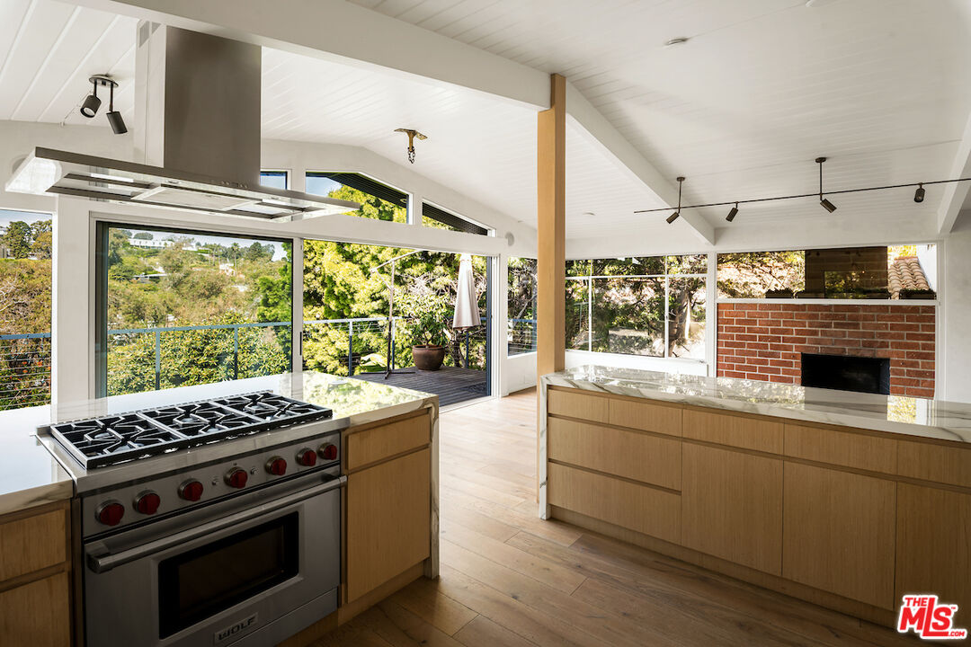 295 Mabery Rd