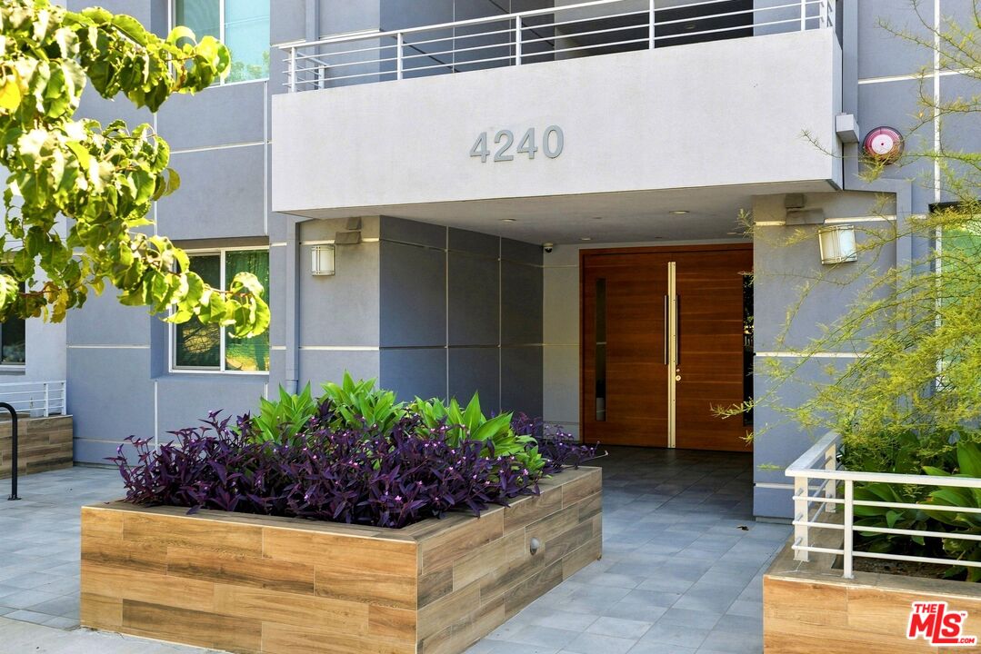 4240 Laurel Canyon Blvd Unit: 305