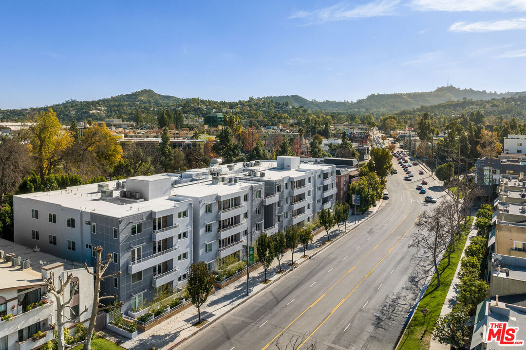 4240 Laurel Canyon Blvd Unit: 305