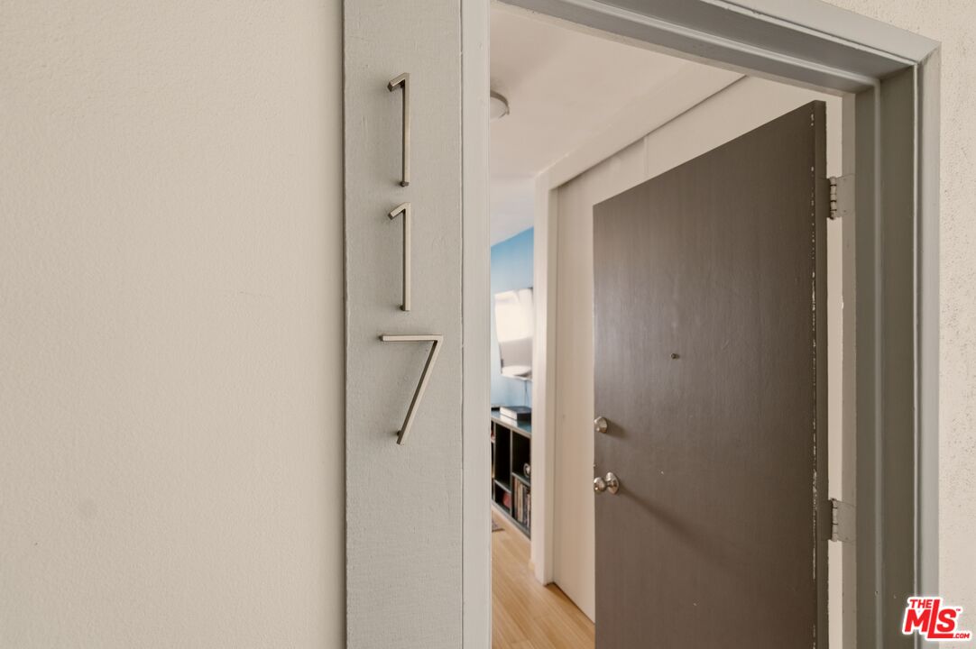 960 Larrabee St Unit: 117