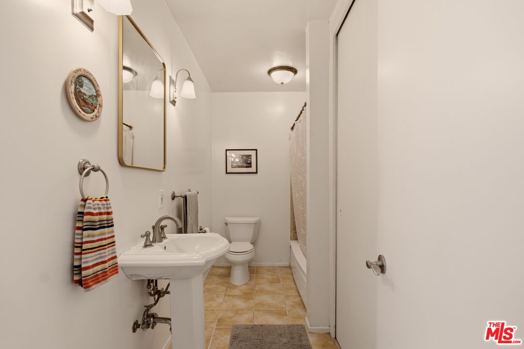 960 Larrabee St Unit: 117