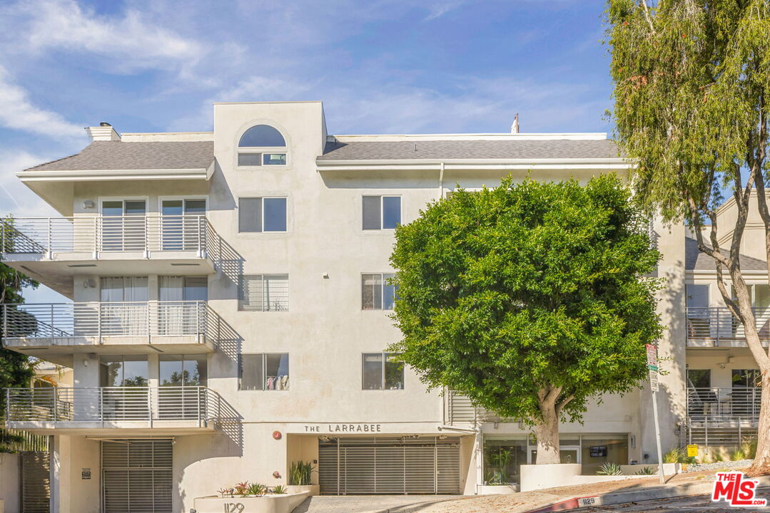 1129 Larrabee St Unit: 14