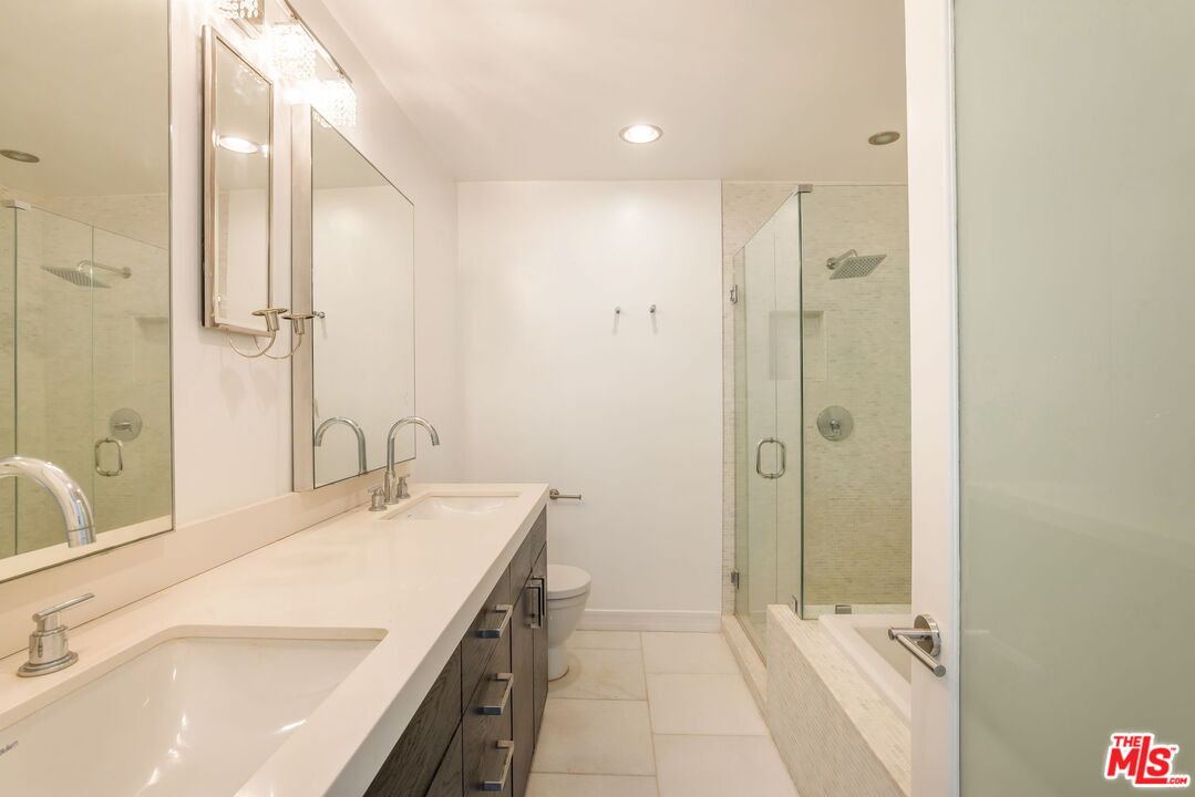 1129 Larrabee St Unit: 14