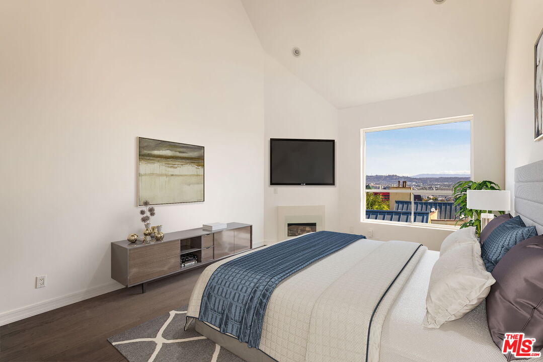 1129 Larrabee St Unit: 14