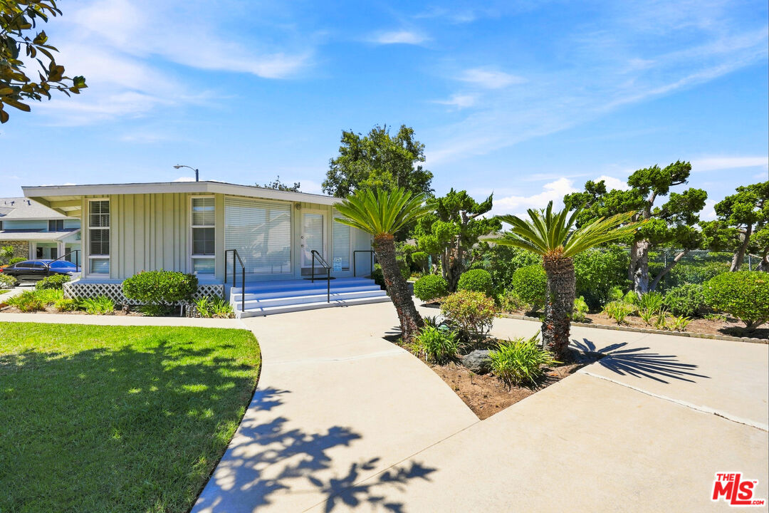 3500 W Manchester Blvd Unit: 23