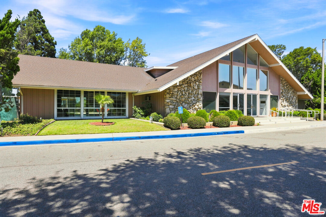 3500 W Manchester Blvd Unit: 23